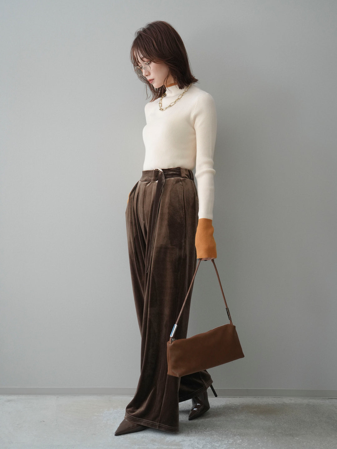 [SET]袖ボタンハイネック配色リブニットトップス+ベロアベルトスリムパンツ(2set)