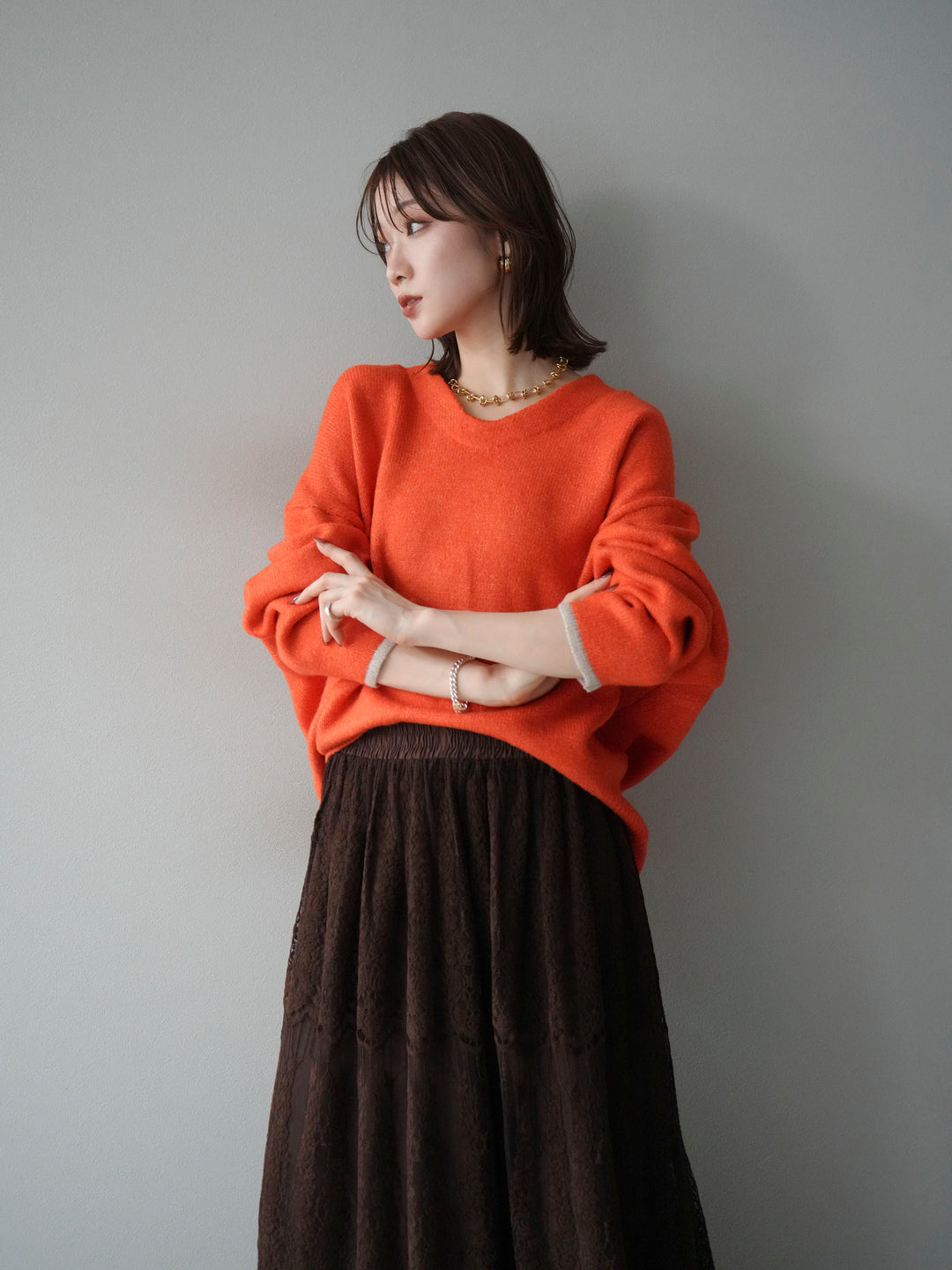 [SET]Vネック配色スリーブニットプルオーバー+選べるアクセセット(2set)