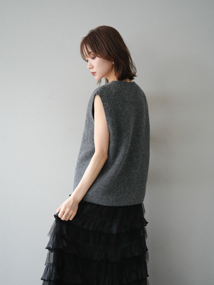 [予約]ゴールドボタンコンパクトニットベスト/ダークグレー