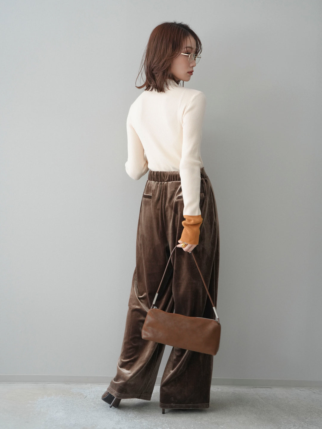 [SET]袖ボタンハイネック配色リブニットトップス+ベロアベルトスリムパンツ(2set)