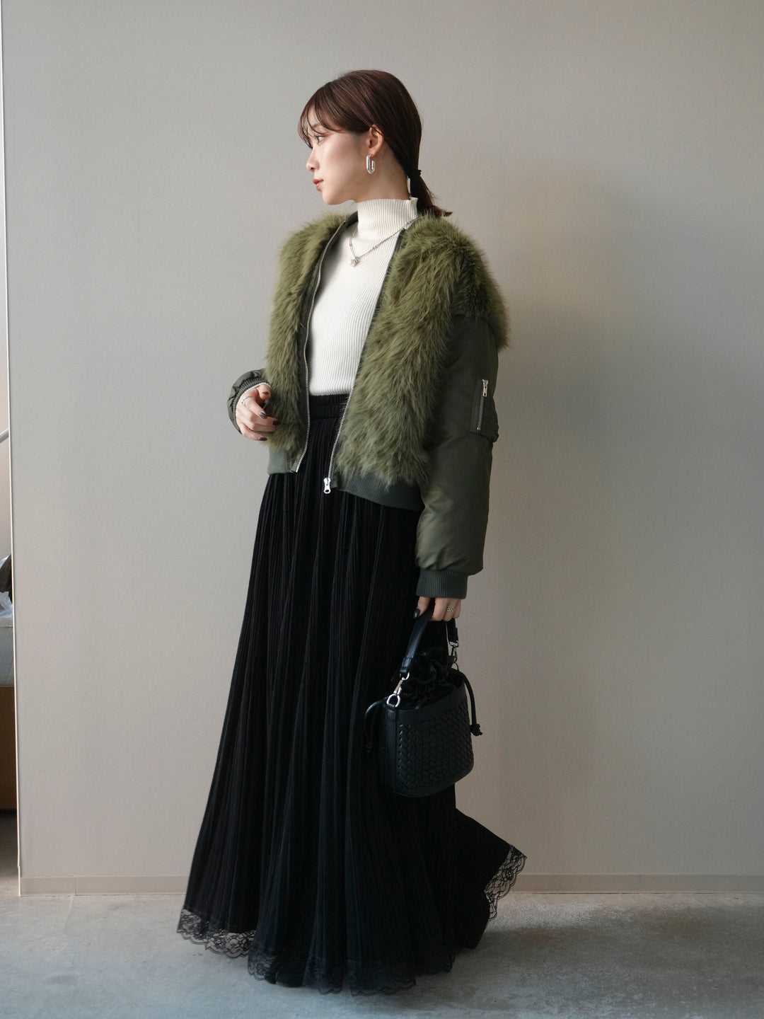 [SET]ファードッキングMA-1+袖ボタンボトルネックリブニットトップス+裾レーススウェードプリーツマキシスカート(3set)