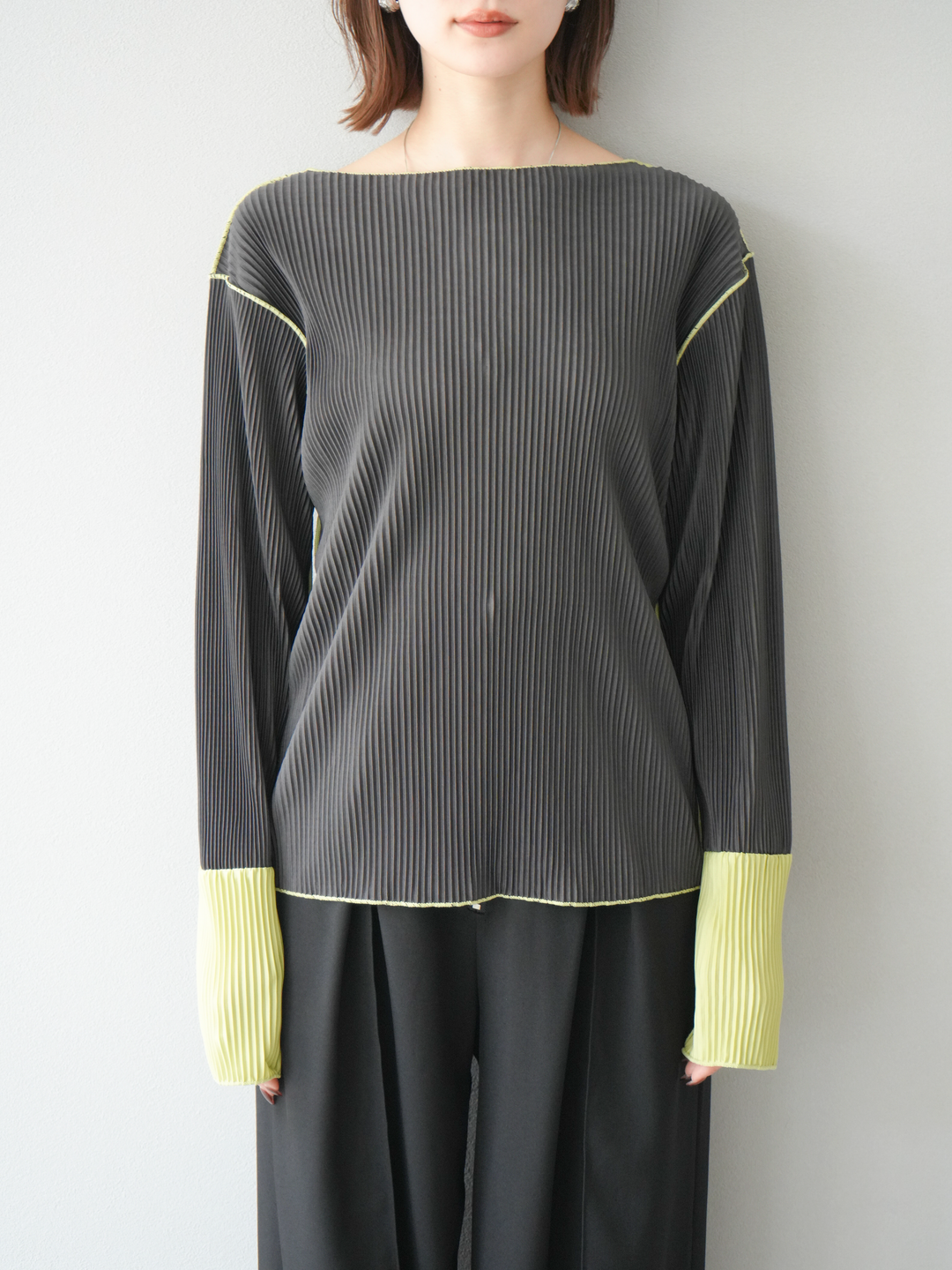 [予約]バイカラープリーツトップス/チャコール
