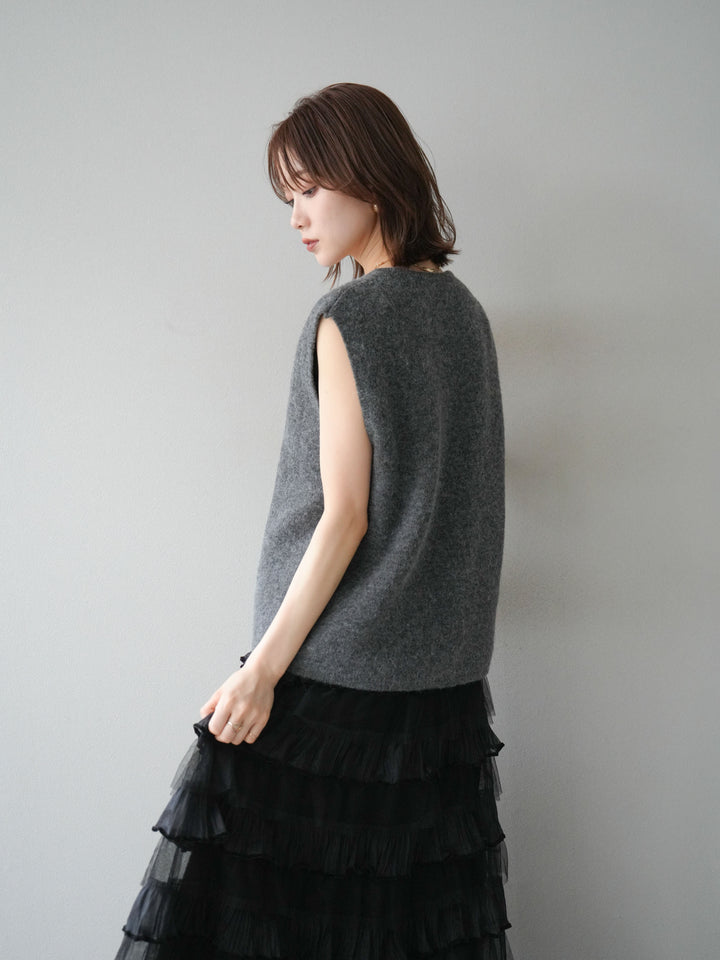 [予約]ゴールドボタンコンパクトニットベスト/ダークグレー