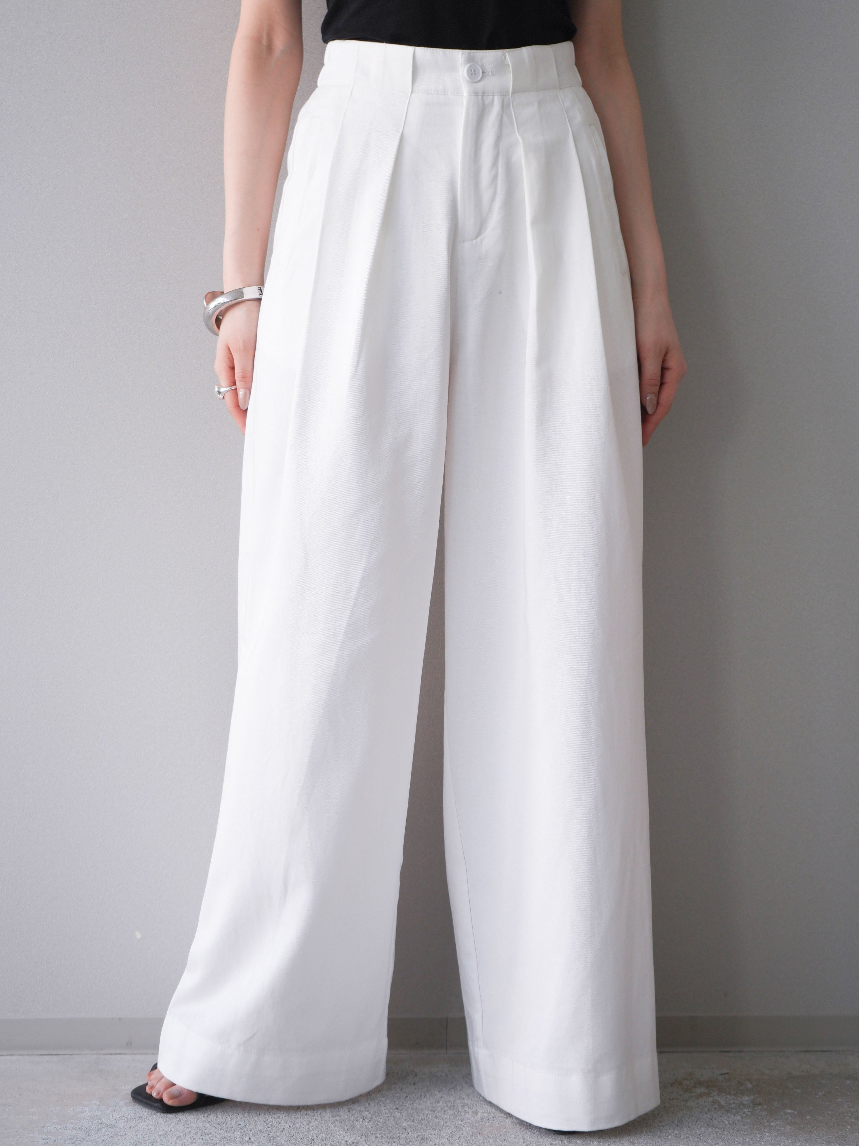 Theory タグ付き未使用 白ワイドパンツ 美シルエット 予約]美シルエットタックワイドパンツ/white – Lumier
