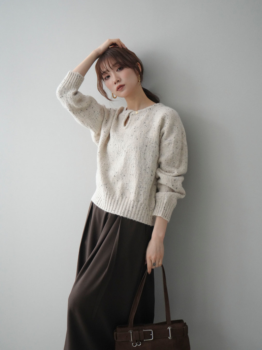 [SET]ツイストネックラメネップヤーンニットプルオーバー+テープベルトタックバギーパンツ(2set)