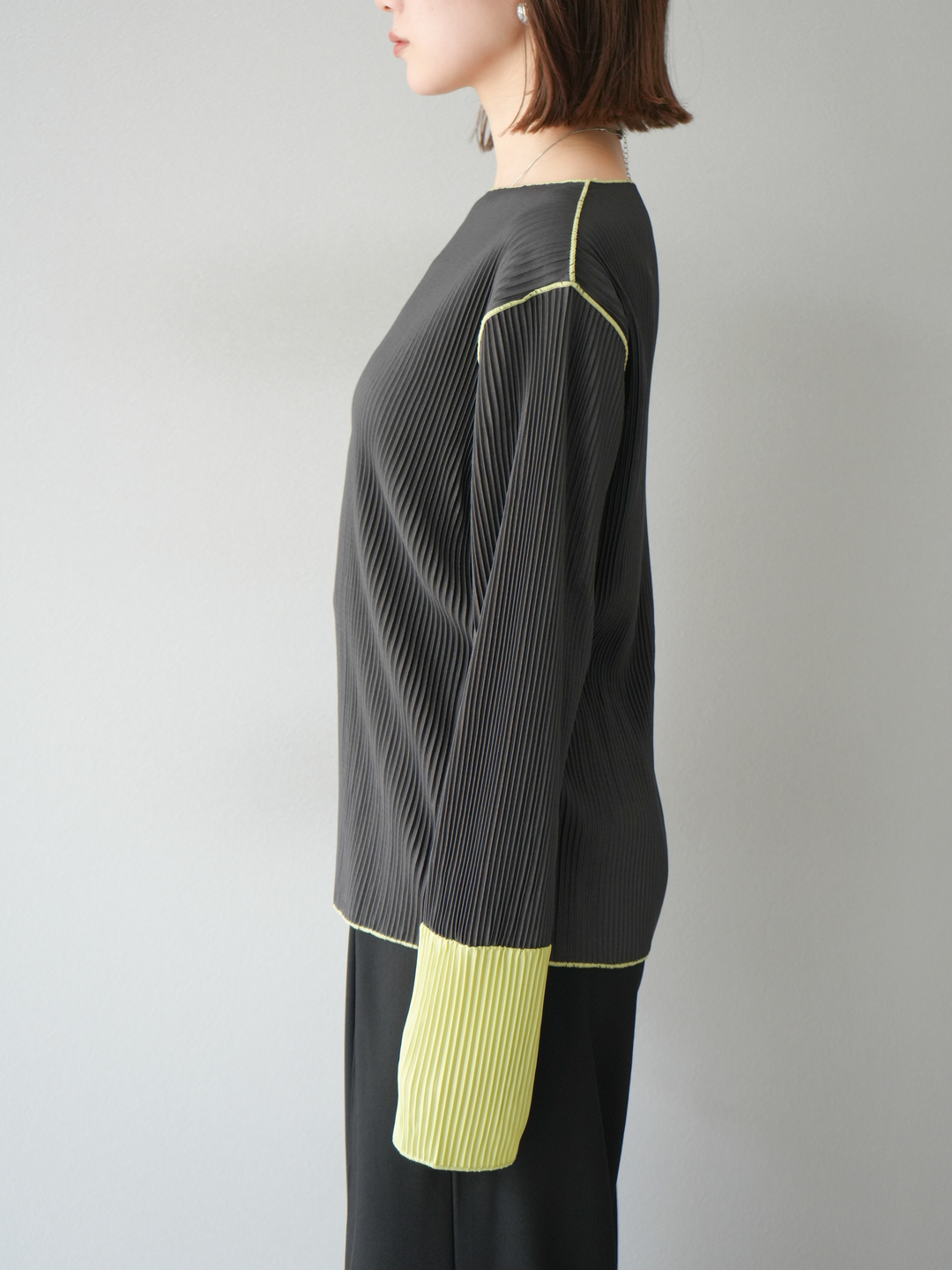 [予約]バイカラープリーツトップス/チャコール