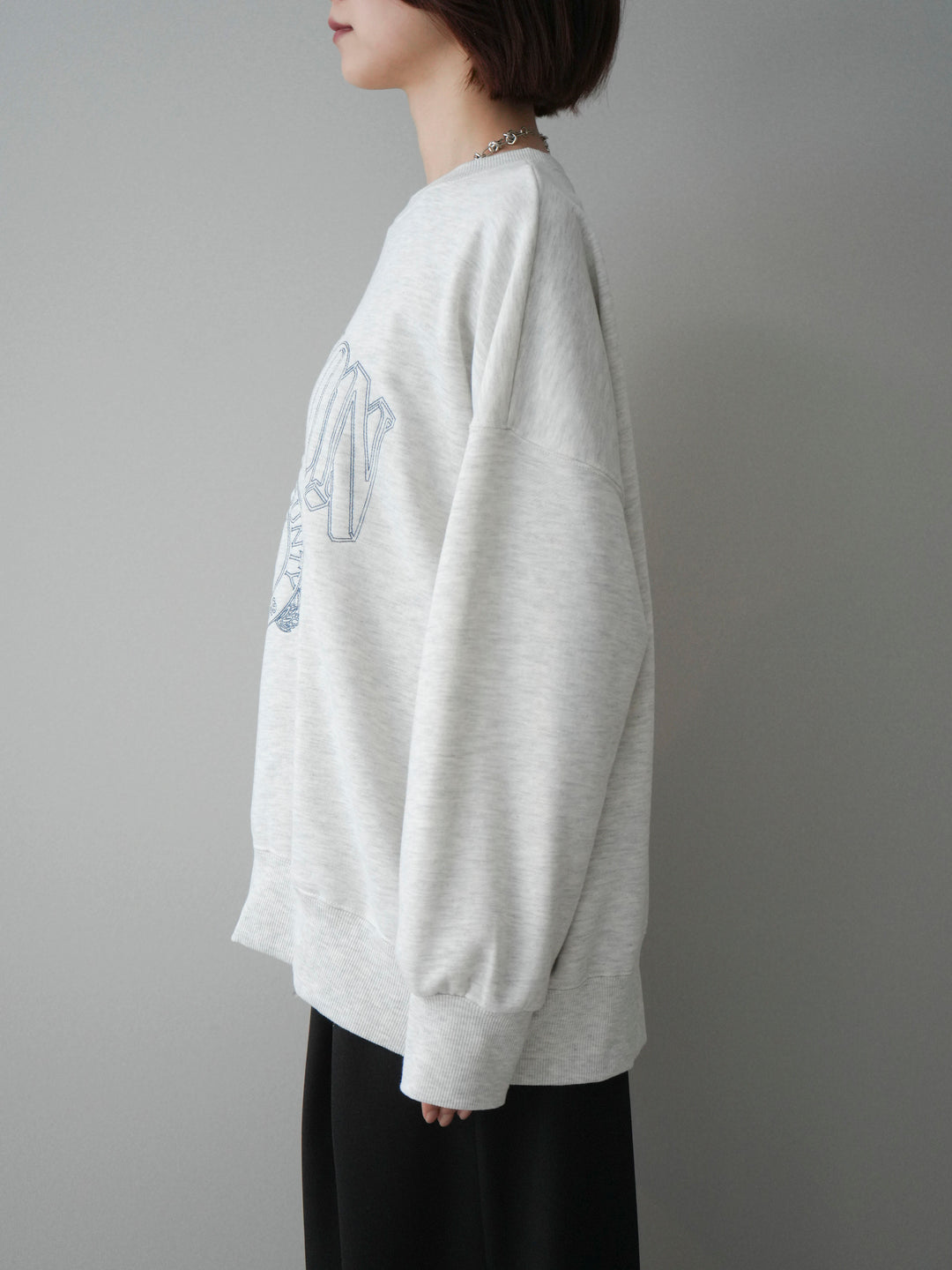 [予約]カレッジロゴ刺繍BIGスウェットプルオーバー/offwhite