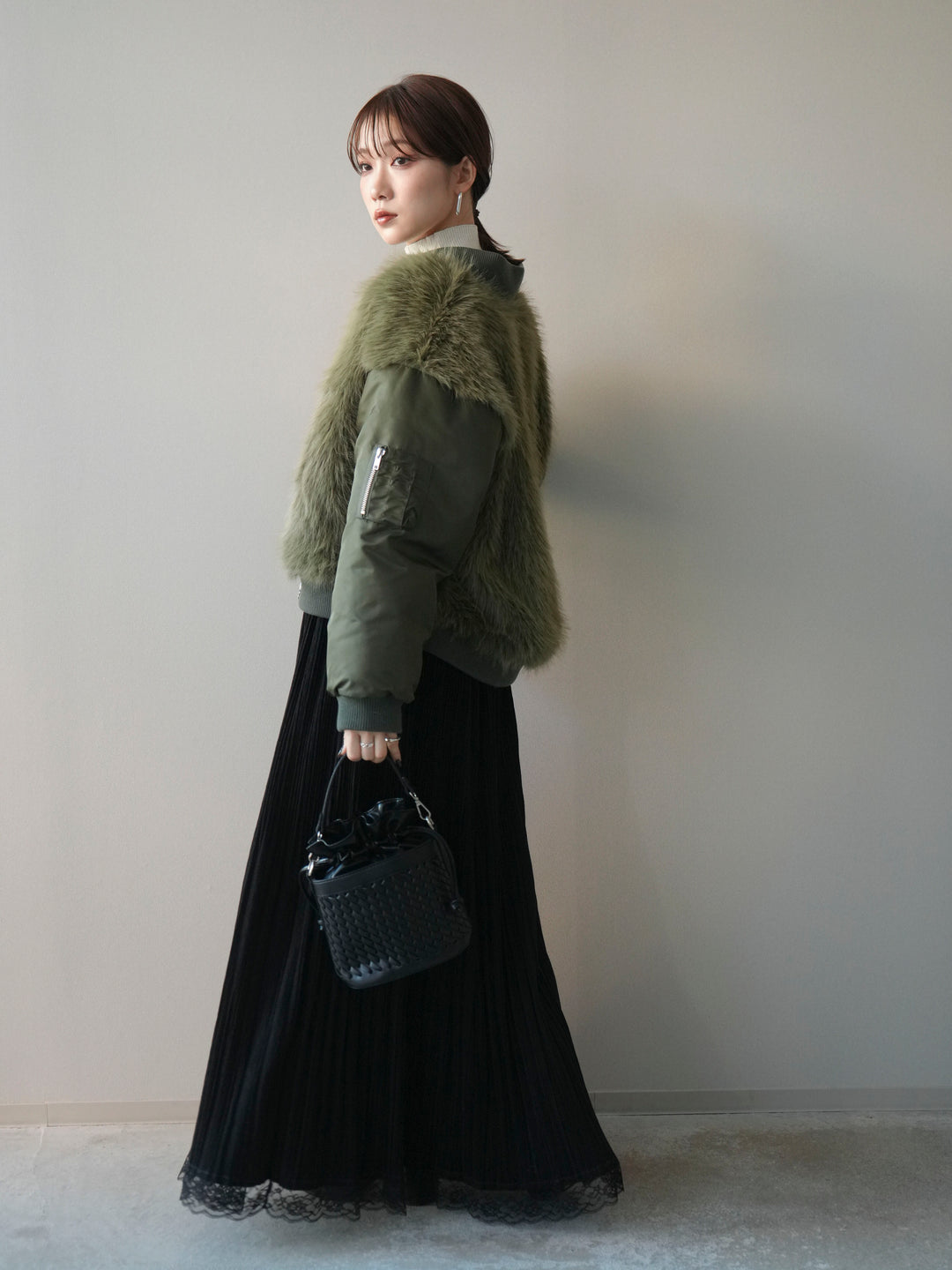 [SET]ファードッキングMA-1+袖ボタンボトルネックリブニットトップス+裾レーススウェードプリーツマキシスカート(3set)