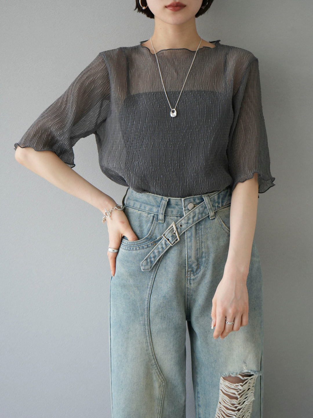 [Pre-order] Willow sheer mellow half sleeve top/charcoal gray