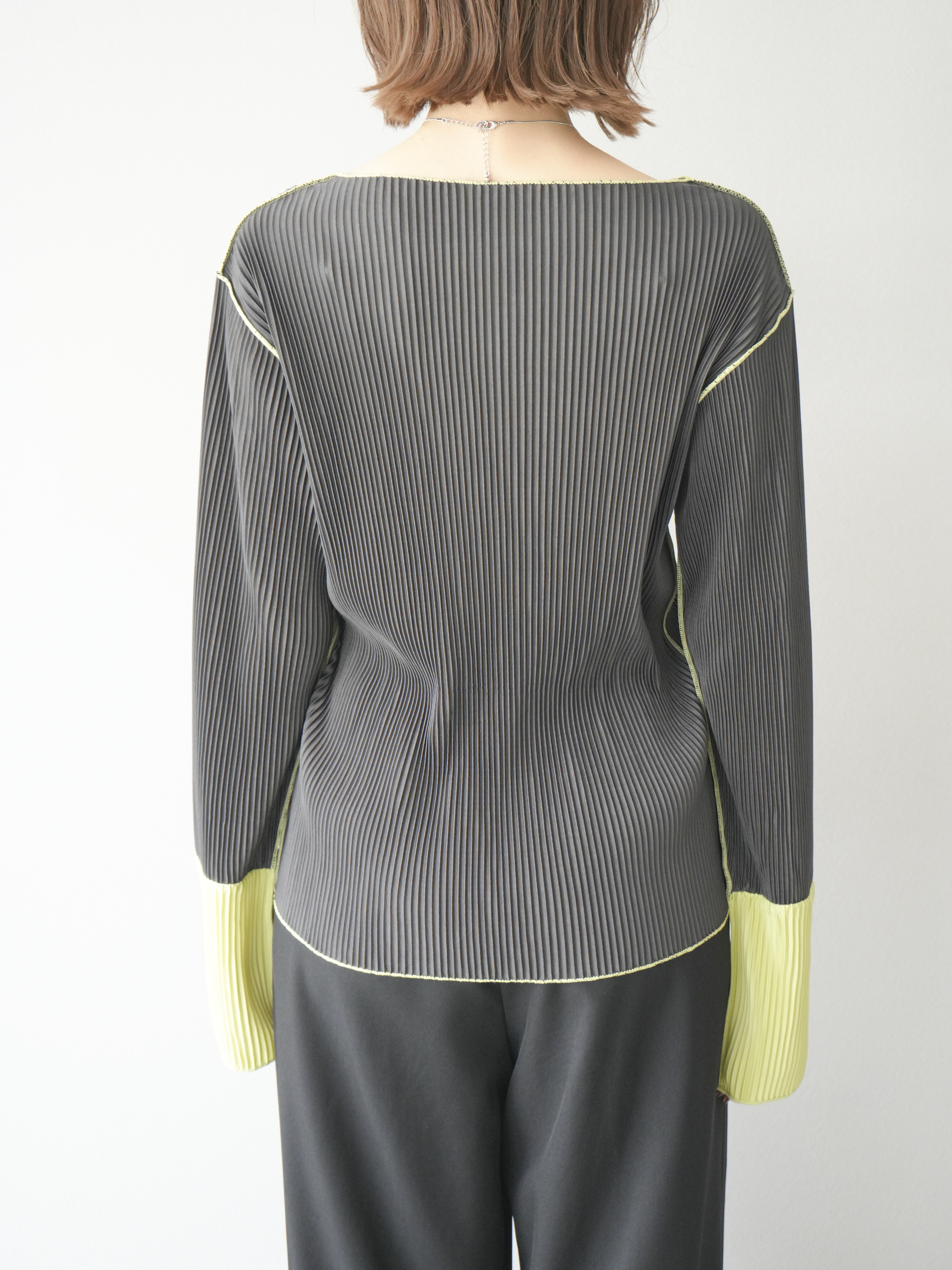 ④未使用●スペッチオ●プリーツ●バイカラートップスチュニック●黒×白●９号11号13号15号17号●SPECCHIO SPECCHIO - 良好 SPECCHIO スペッチオ タートルネック バイカラー