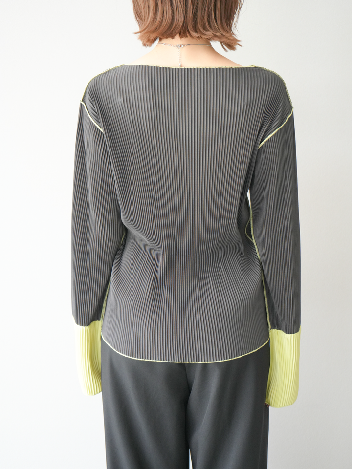 [予約]バイカラープリーツトップス/チャコール