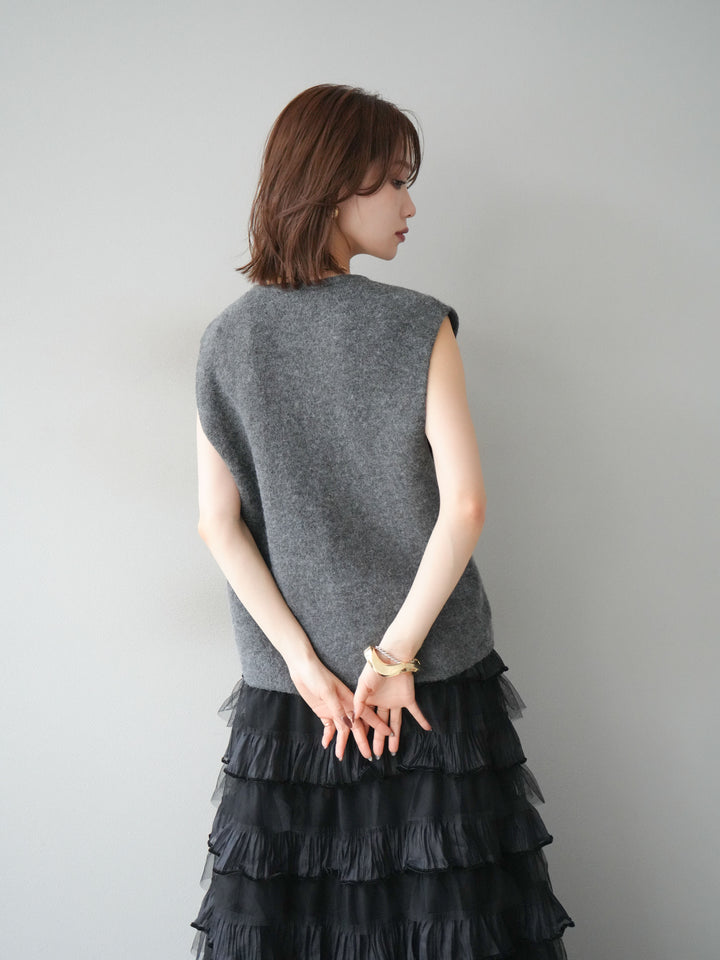 [予約]ゴールドボタンコンパクトニットベスト/ダークグレー