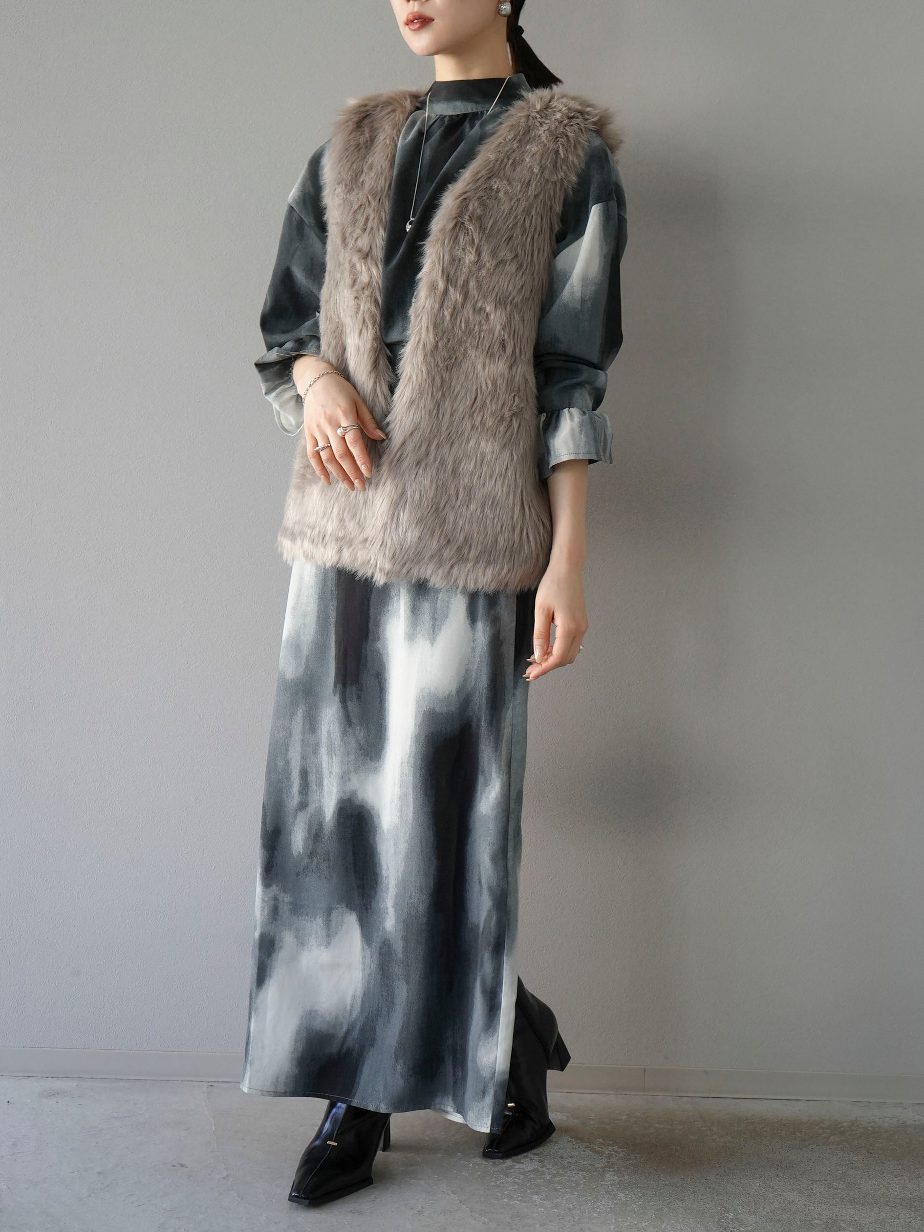 予約]ニュアンスプリントIラインスカート/グレー – Lumier