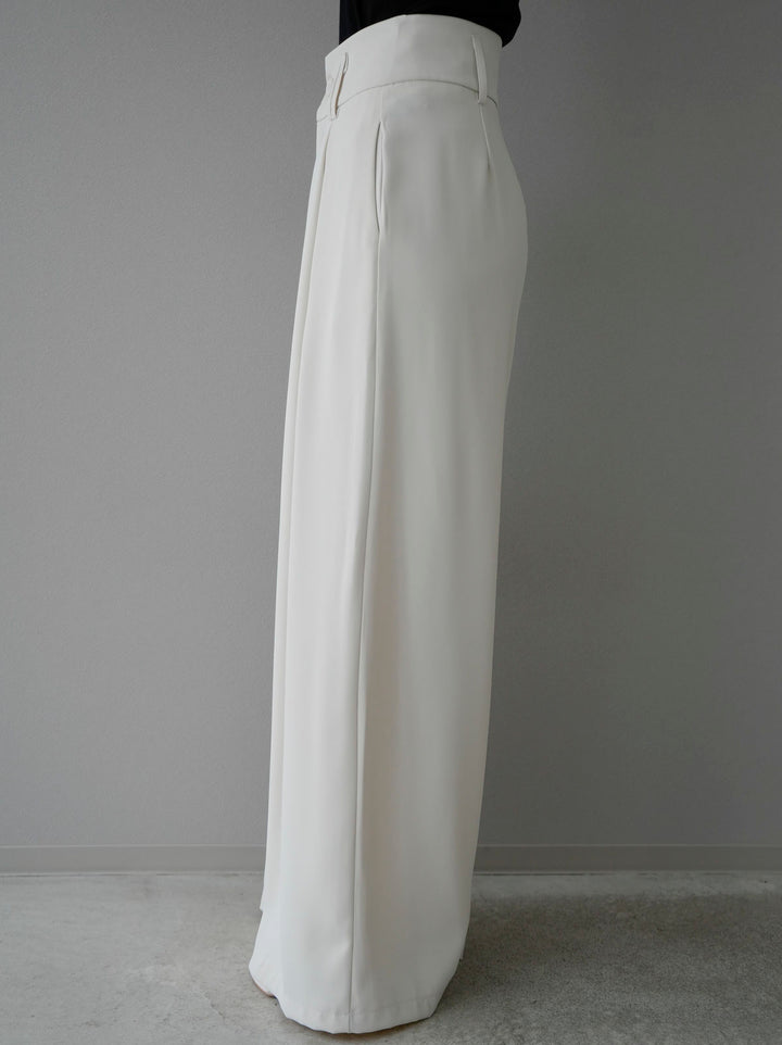 [Pre-order] Wide flare tuck pants/ivory