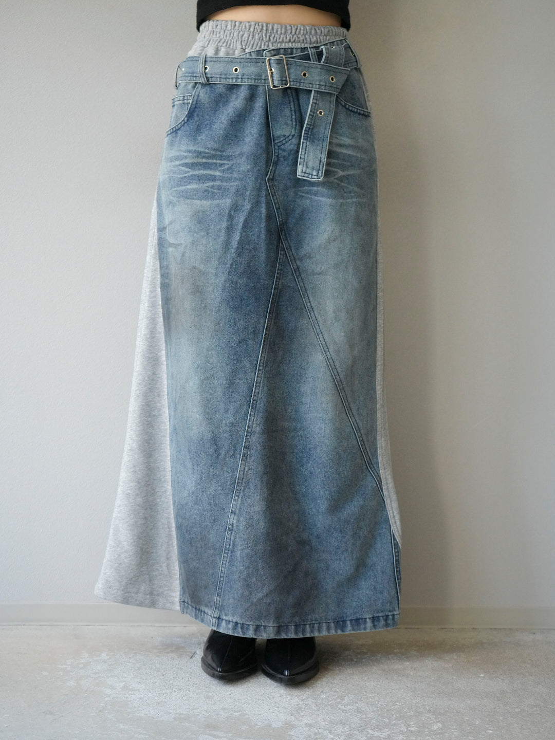 [予約]デザインベルトデニムドッキングスウェットスカート/グレー
