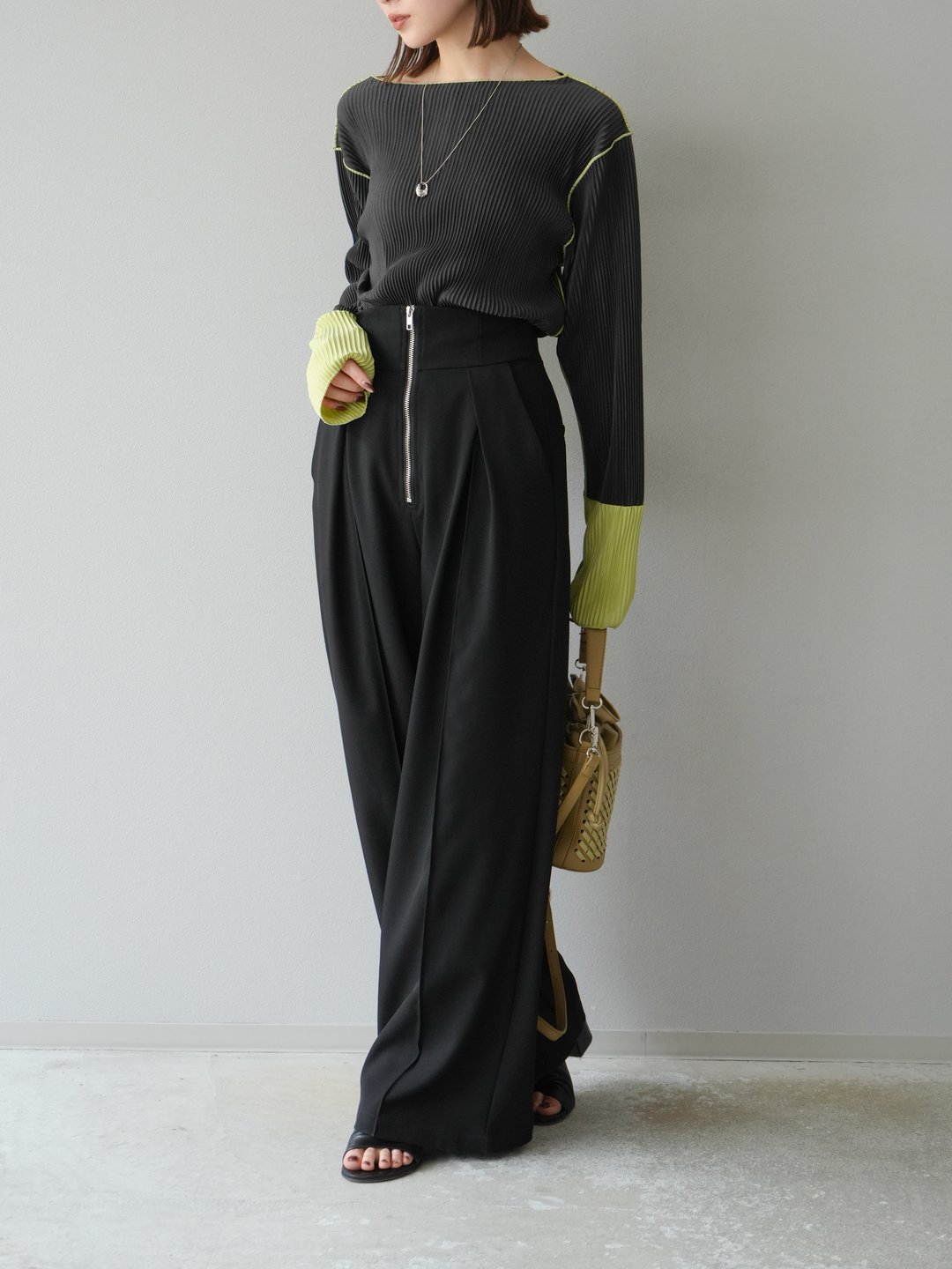 [予約]バイカラープリーツトップス/チャコール