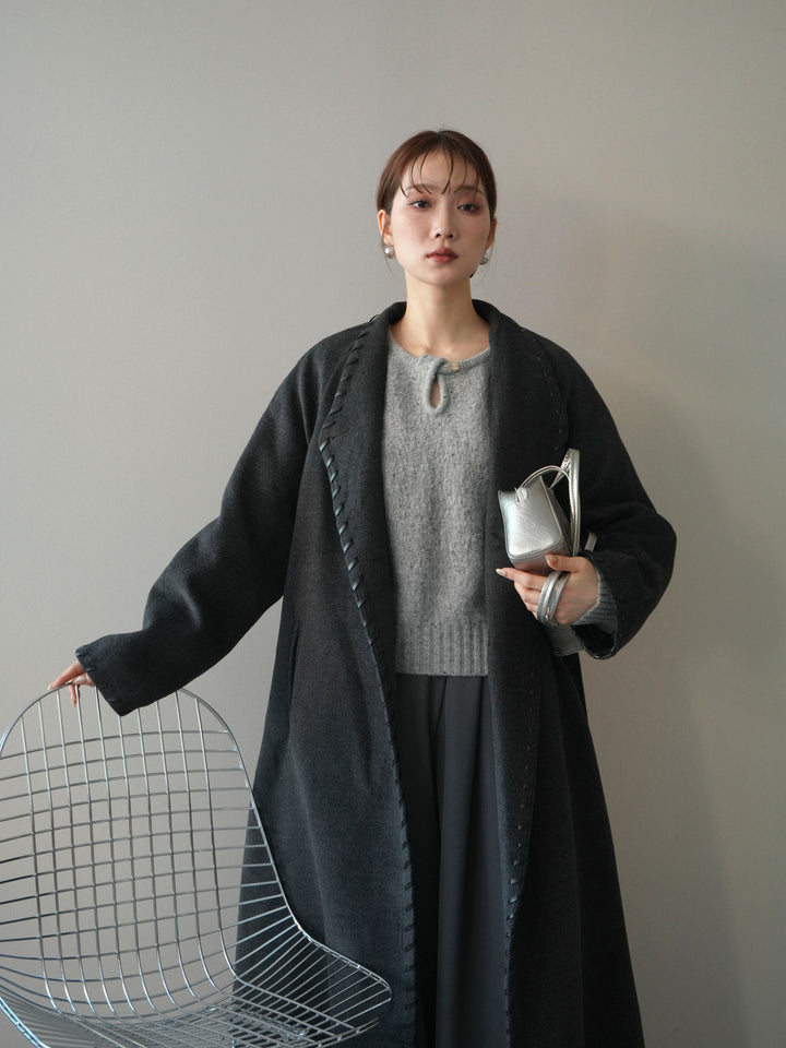 [予約]ハンドステッチ裏中綿ロングコート/charcoal