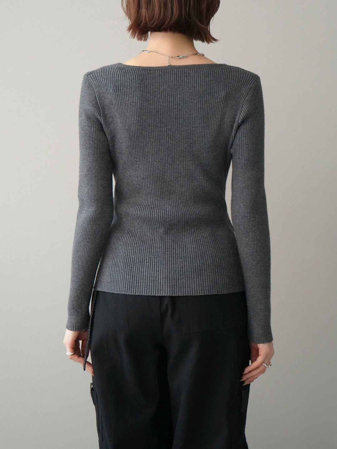 [予約]Vネック配色レイヤードスリットニットトップス/charcoal