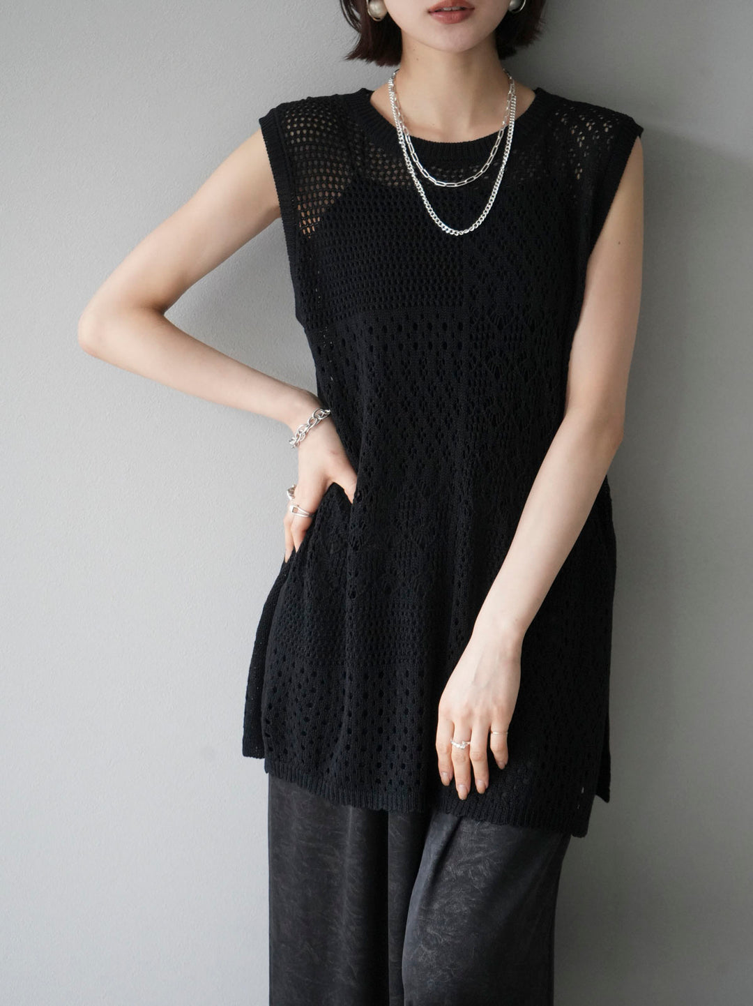 [Pre-order] Openwork side slit knit top/black