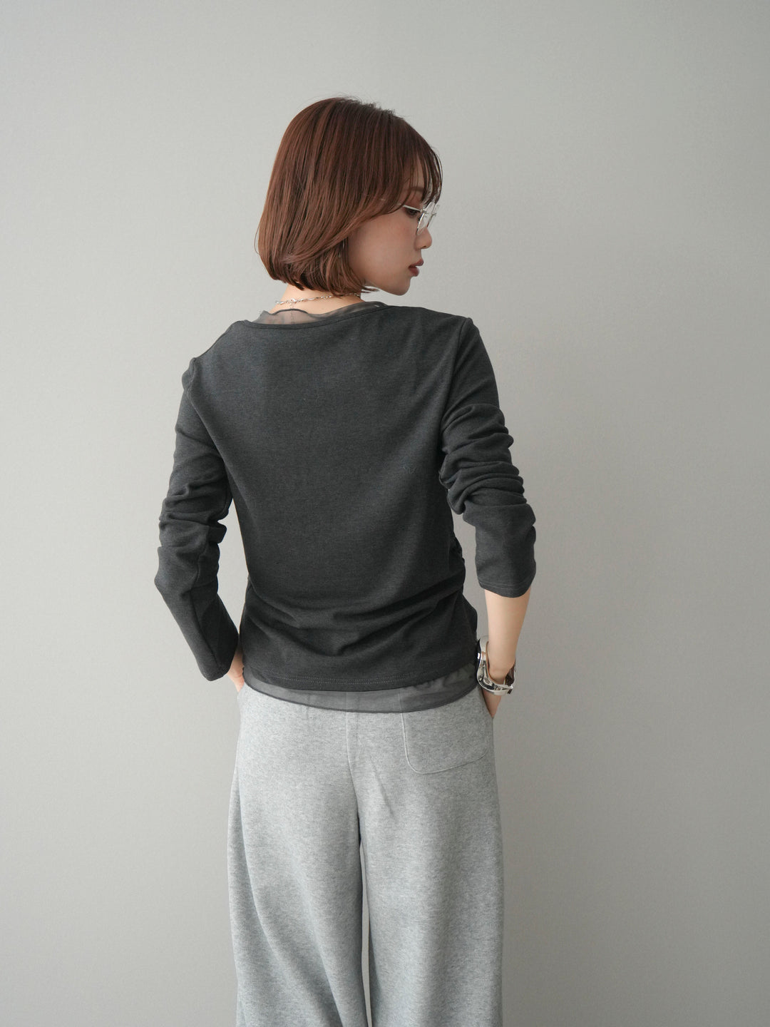 [予約]チュールレイヤードヘンリーネックカットソー/charcoal