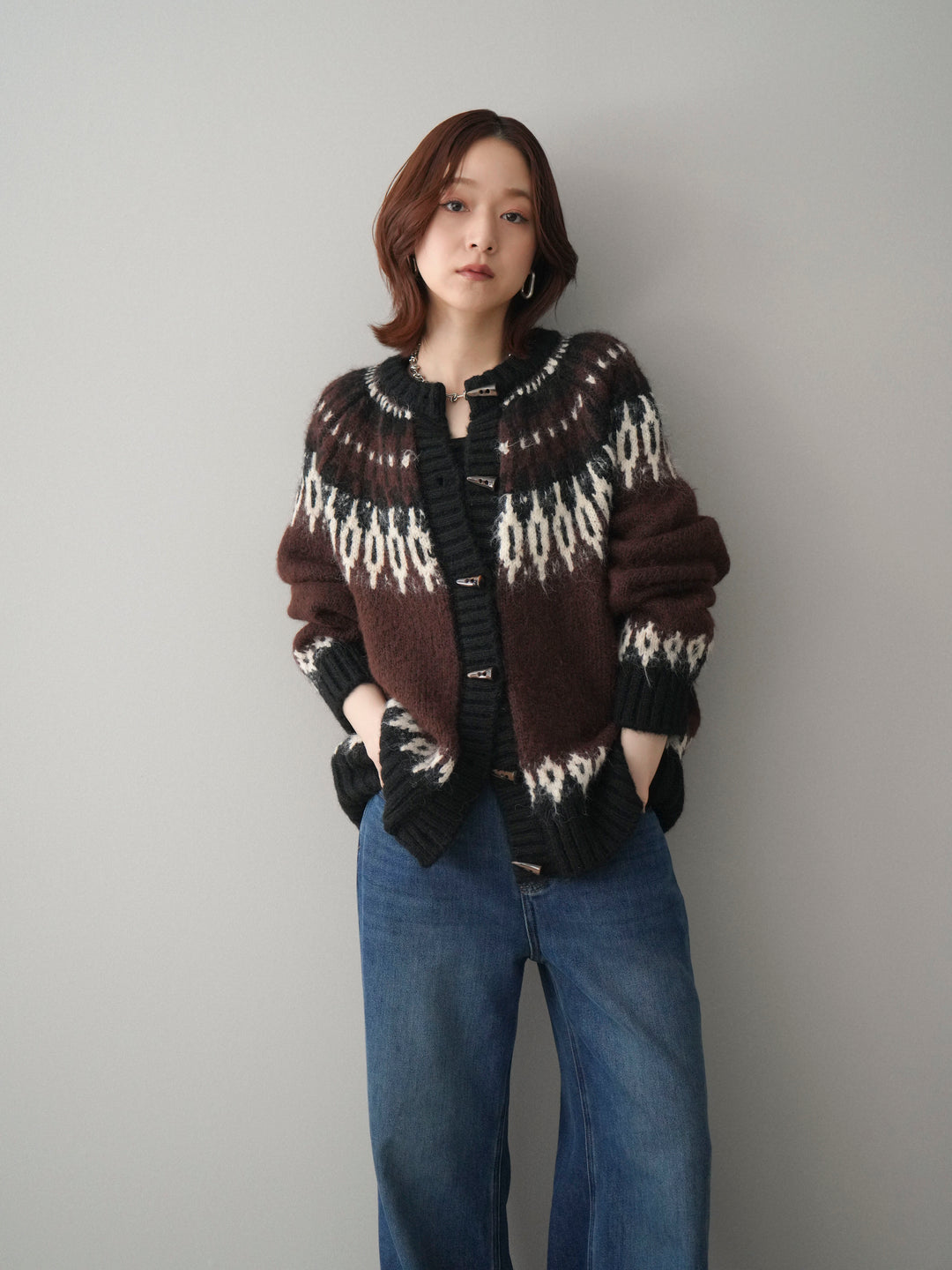[SET]トグルボタン求心柄ニットカーディガン+裏起毛裾フリンジワイドデニムパンツ(2set)