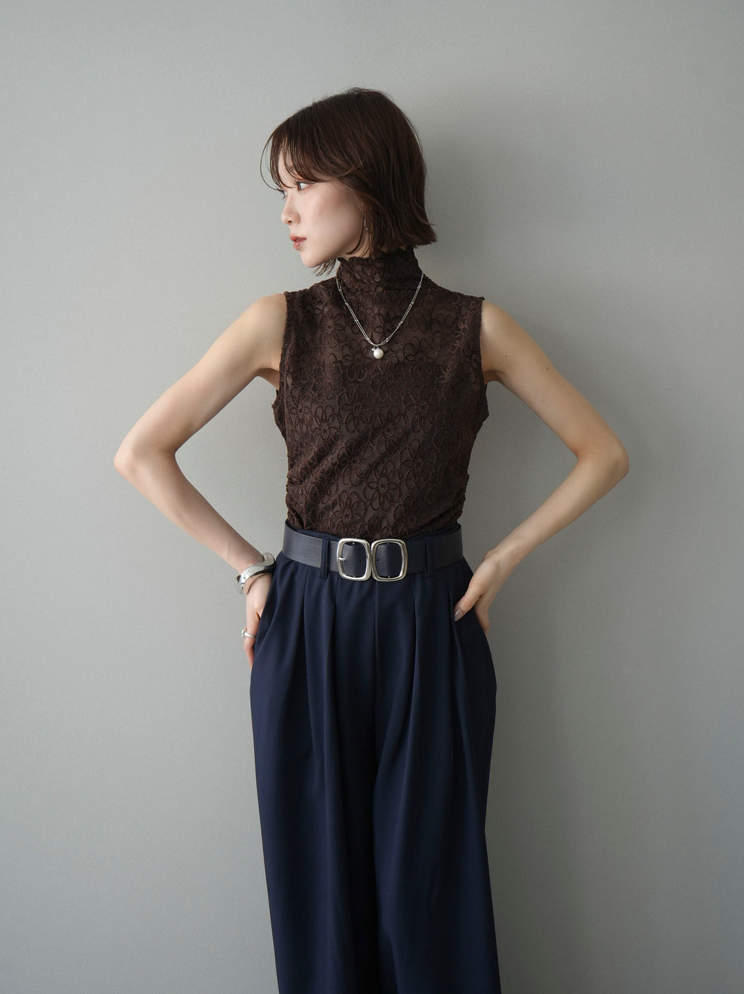 [予約]ノースリーブプチネックフラワージャガードトップス/brown