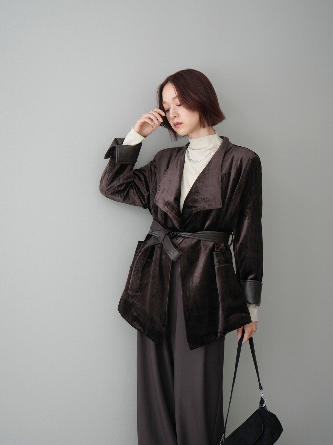 【套裝】絲絨禮服外套+小領墊肩磨毛上衣+腰帶環設計闊腿褲（三件套）