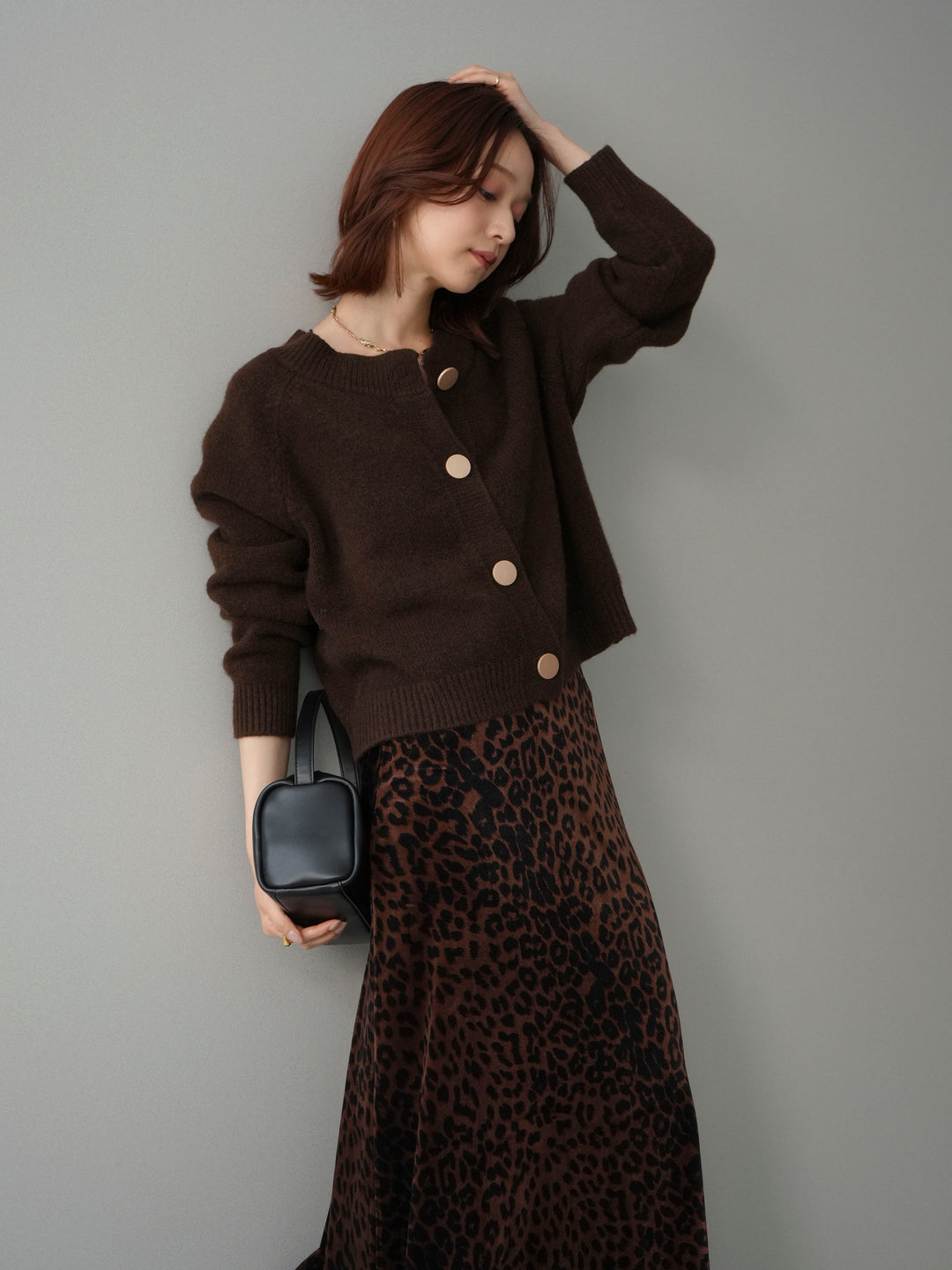 [SET]BIGボタンニットカーディガン+レオパードベロアナロースカート(2set)