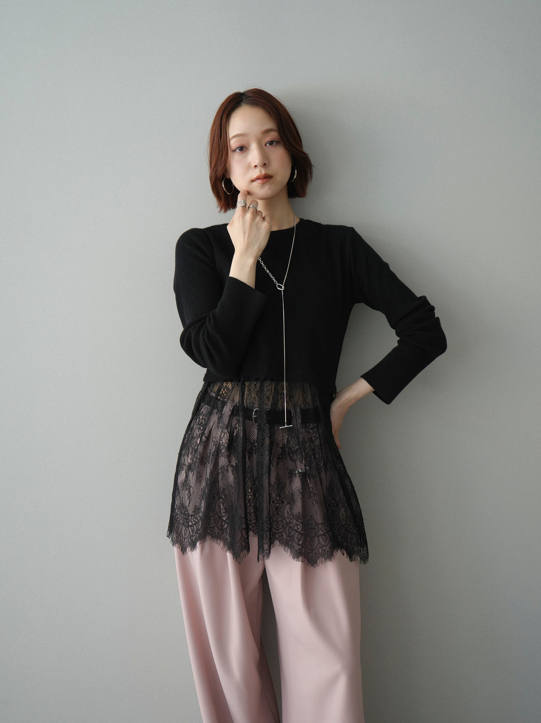 [SET]クルーネックレースドッキングリブニットトップス+ベルト付キーホルダーモチーフワイドパンツ(2set)