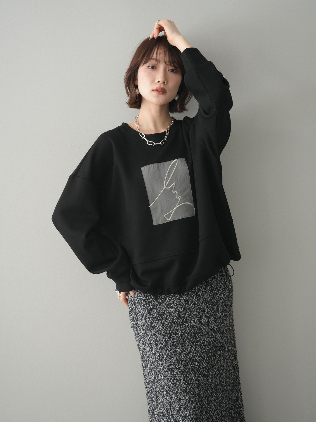 [予約]ライトポンチ刺繍ロゴプルオーバー/black