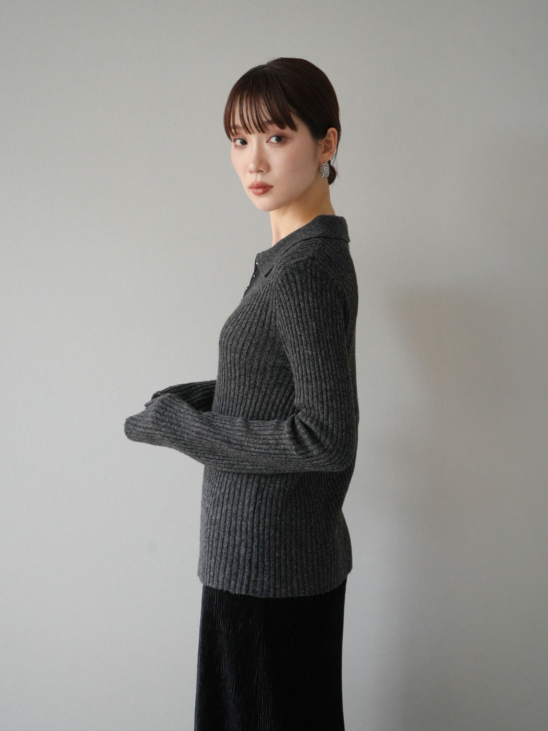 [預訂] 鉤眼細部領口針織開襟衫/炭灰