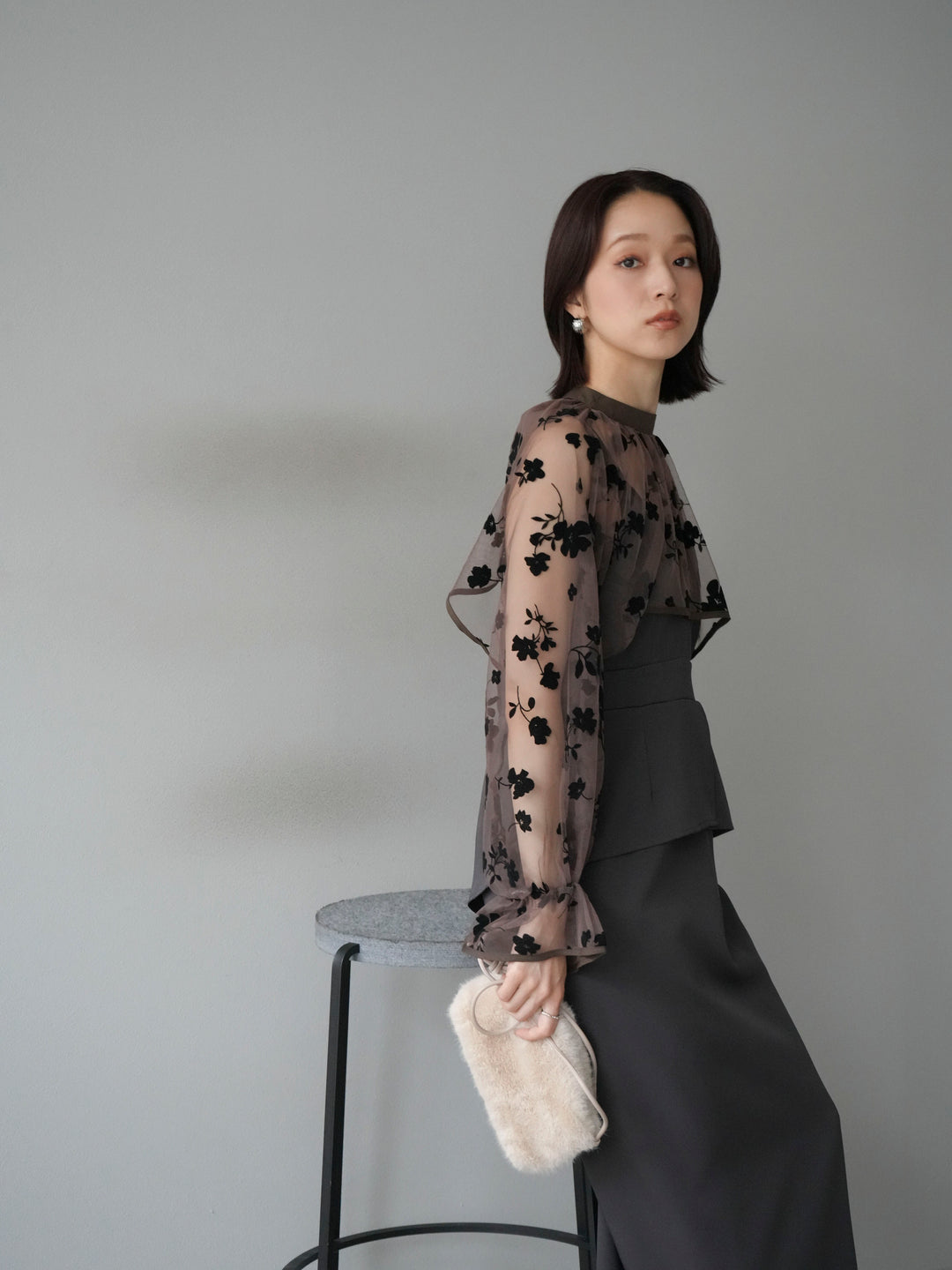 [予約]チュールフラワーフロッキーショートブラウス/ブラウン