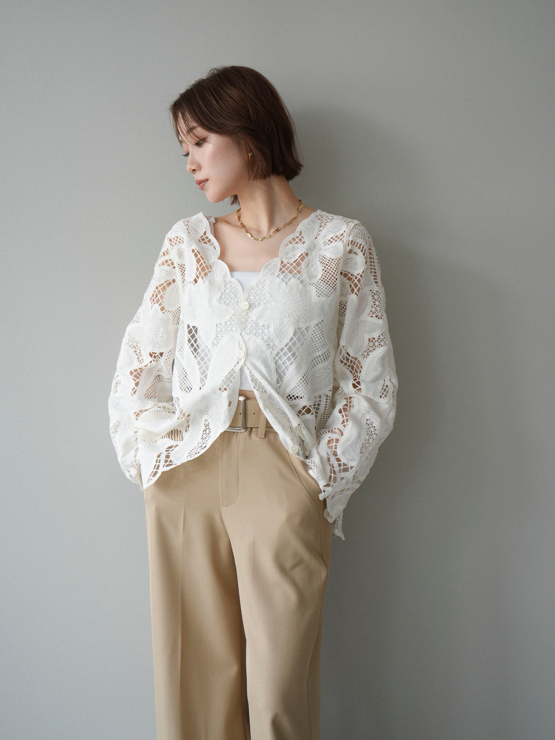 【套裝】3D蕾絲蕾絲上衣+內建胸罩羅紋抹胸吊帶背心（兩件組）