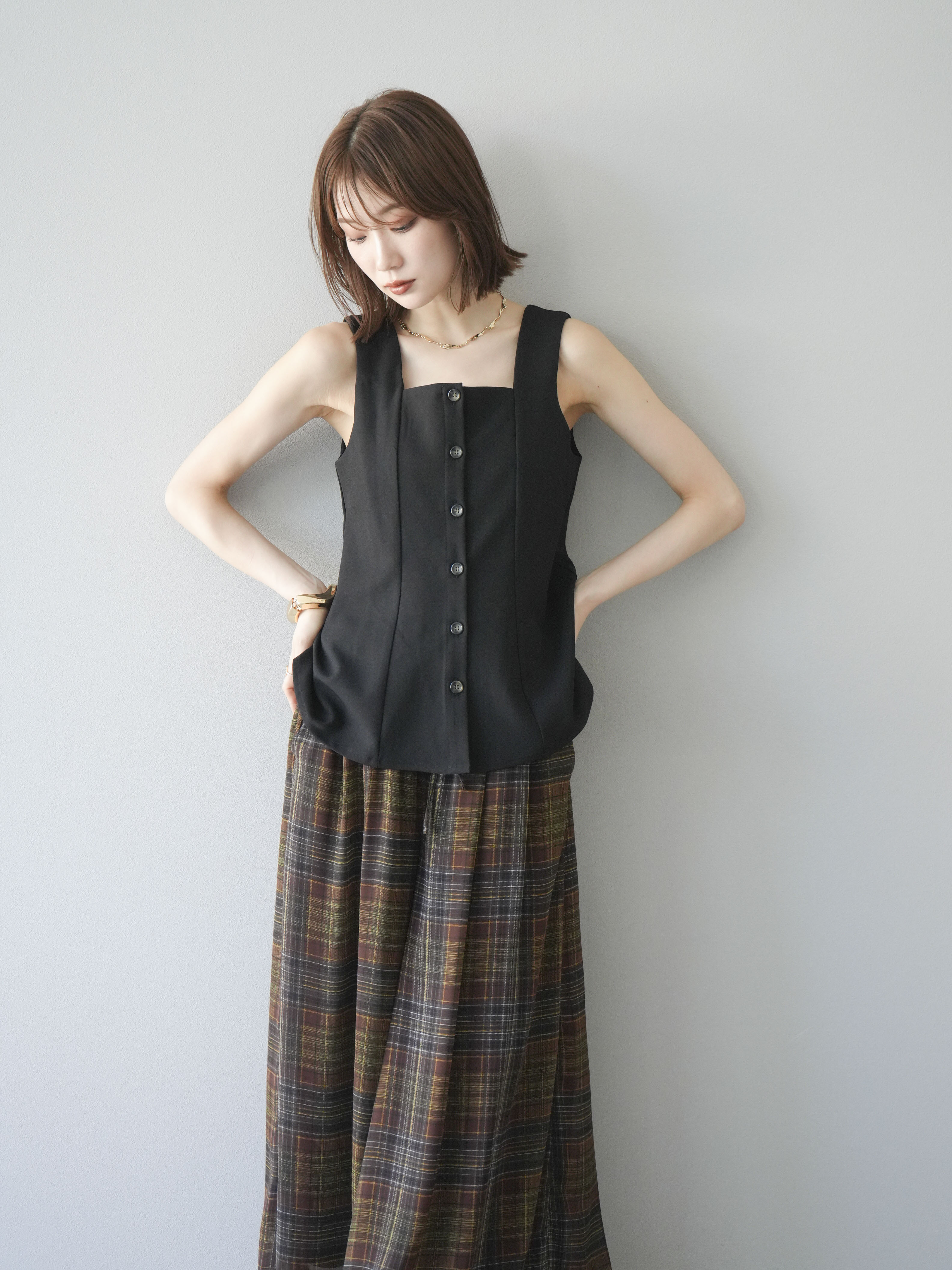 ★美品★ nagonstans ペプラムベスト ブラック 黒 予約]ペプラムベスト/ブラック – Lumier