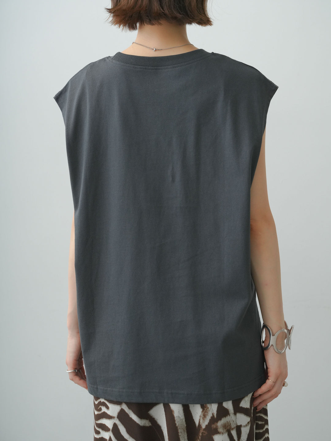 [予約]ビッグフロッキーロゴプリントノースリTEE/charcoal