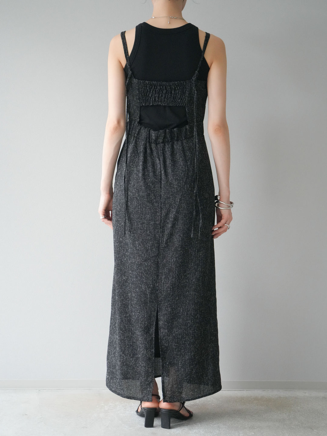 [預購] 夏季粗花呢露背吊帶洋裝/黑色