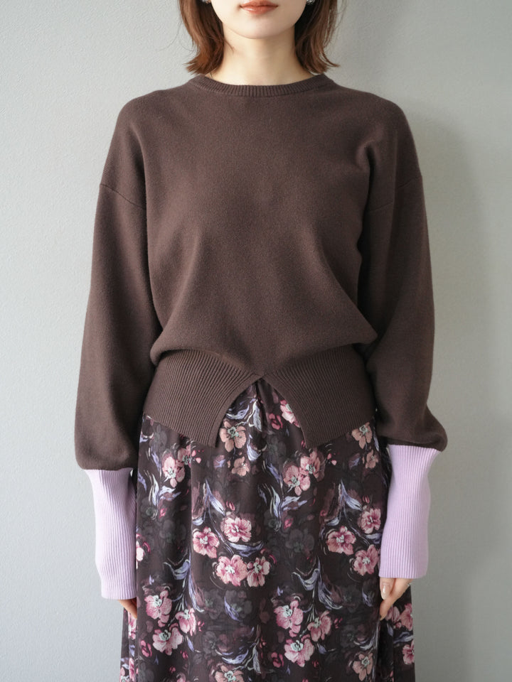 [予約]袖配色フロントスリットニットプルオーバー/ブラウン