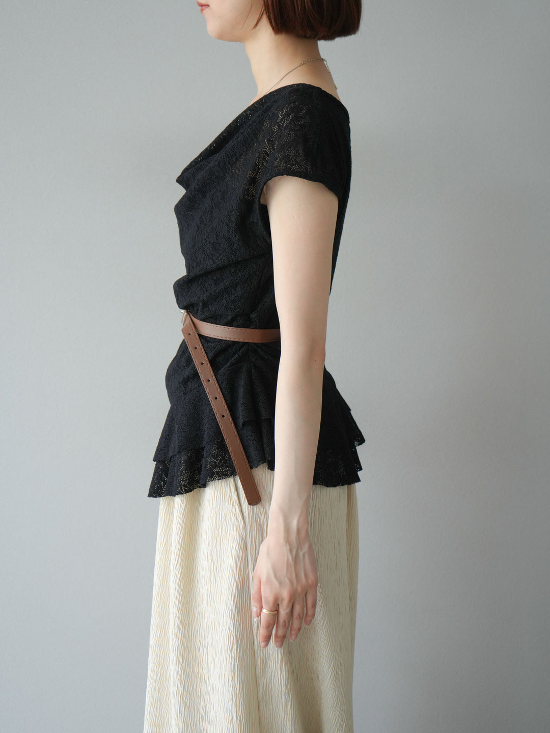 [予約]ベルト付ドレープデザインレーストップス/ブラック