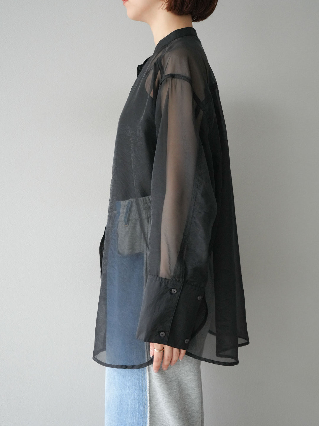 [予約]シャイニーシアーバンドカラーシャツ/ブラック