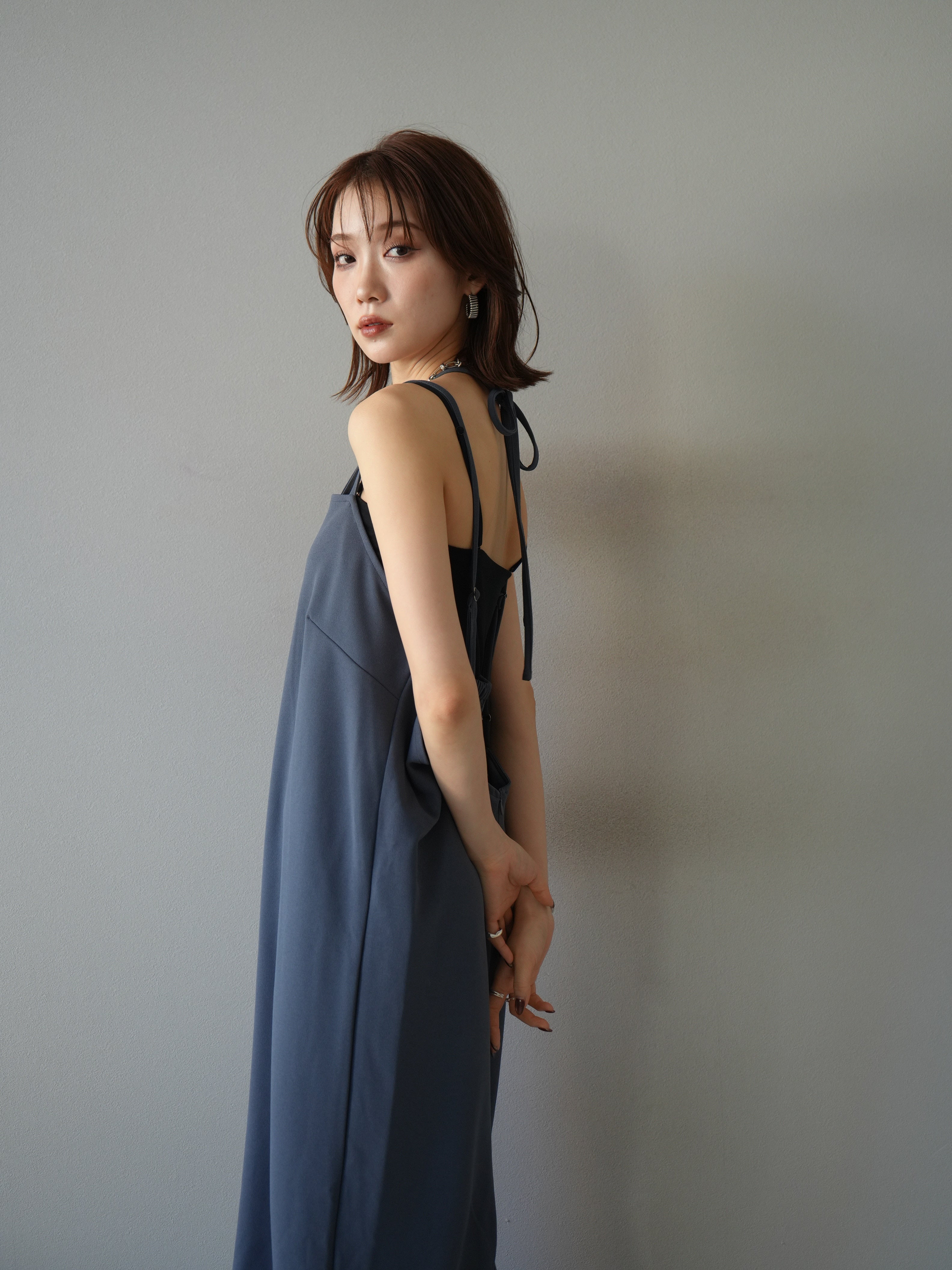 予約]ホルターキャミワンピース/ブルー – Lumier