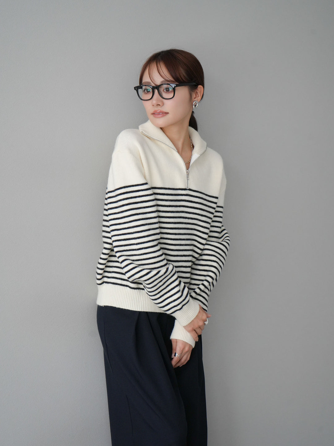 [預訂] 半拉鍊條紋針織/象牙色