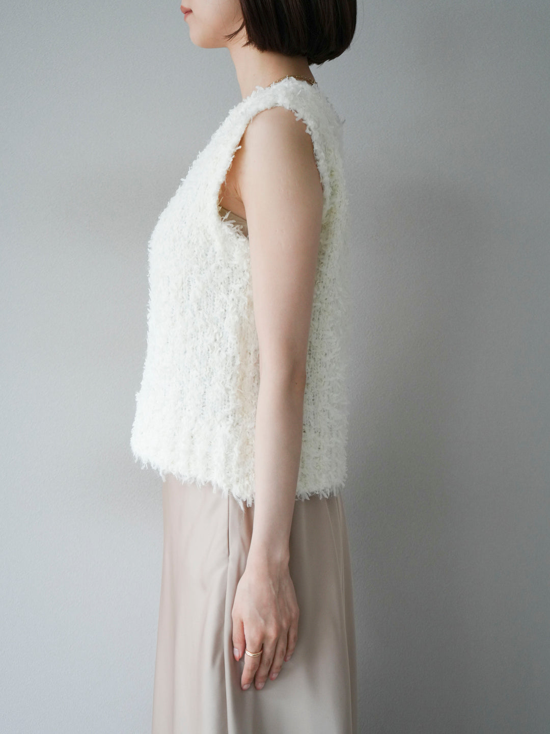 [予約]テープヤーンフリンジニットベスト/アイボリー