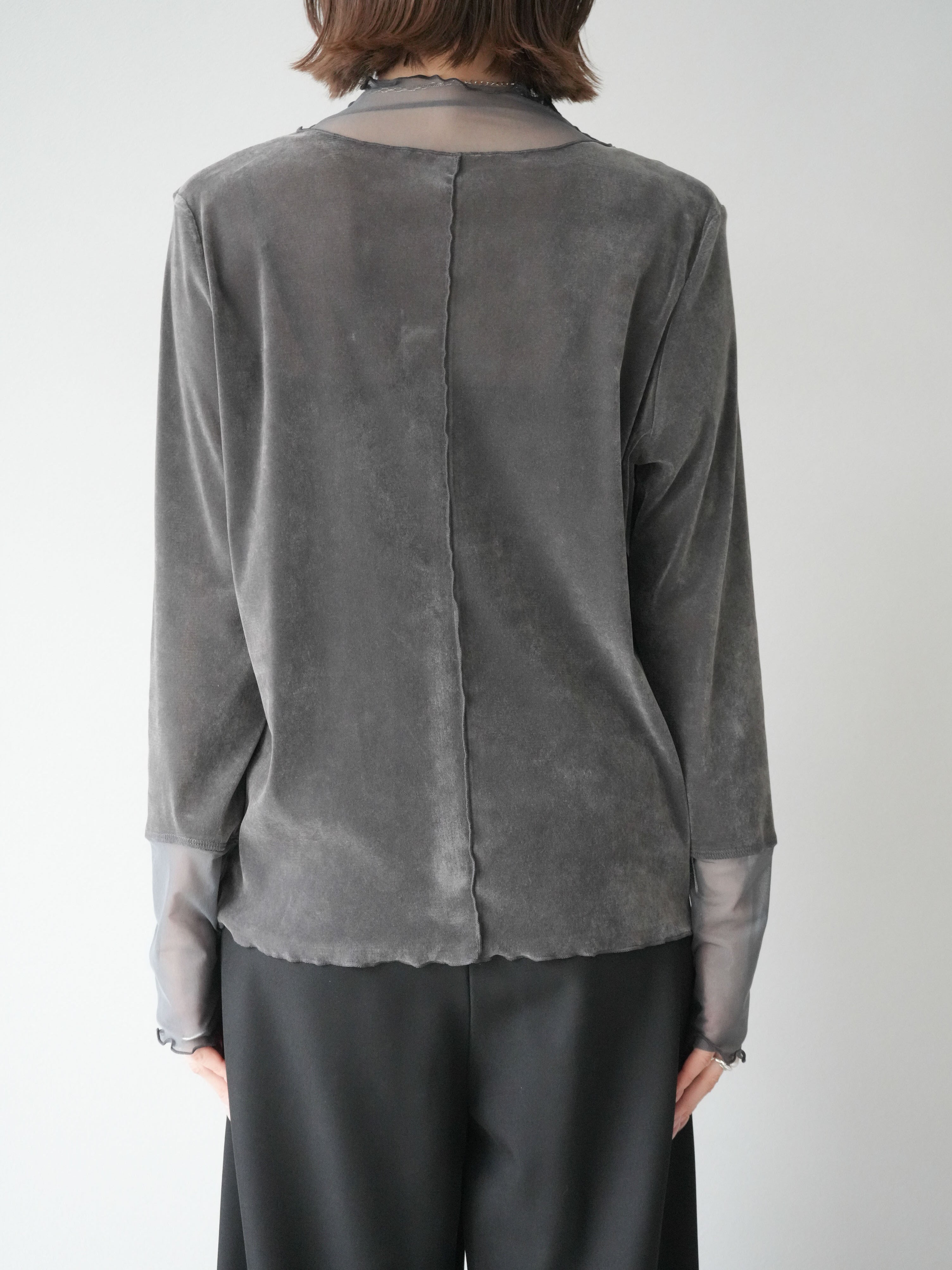 予約]シアー切替ベロアトップス/チャコール – Lumier