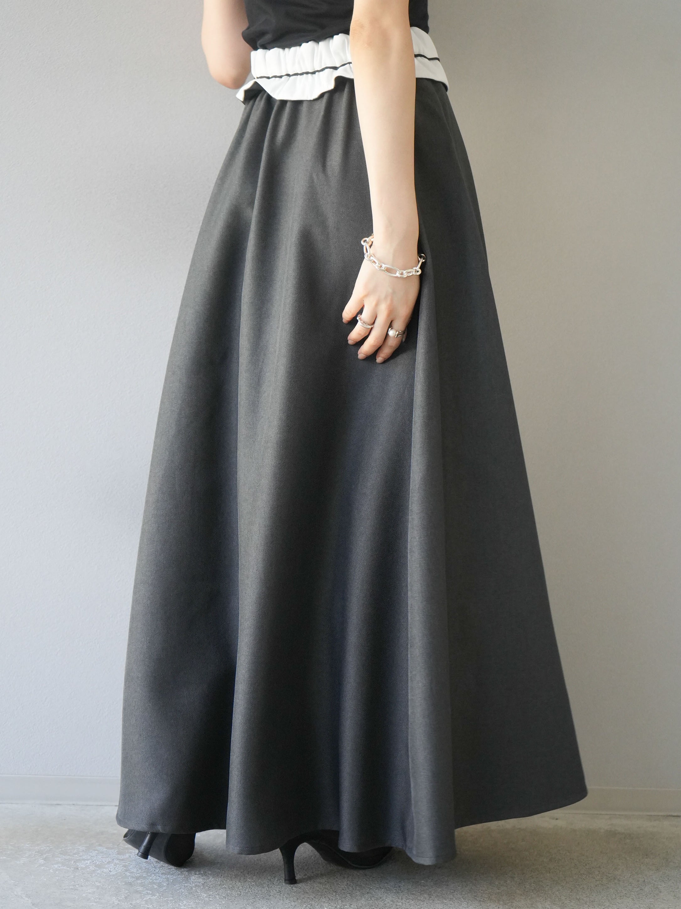 新品　ヘザーエステル折り返しフレアスカート/ブラック　lumier エステルツイル折り返しスカート BLACK \u2013 ODORATA official
