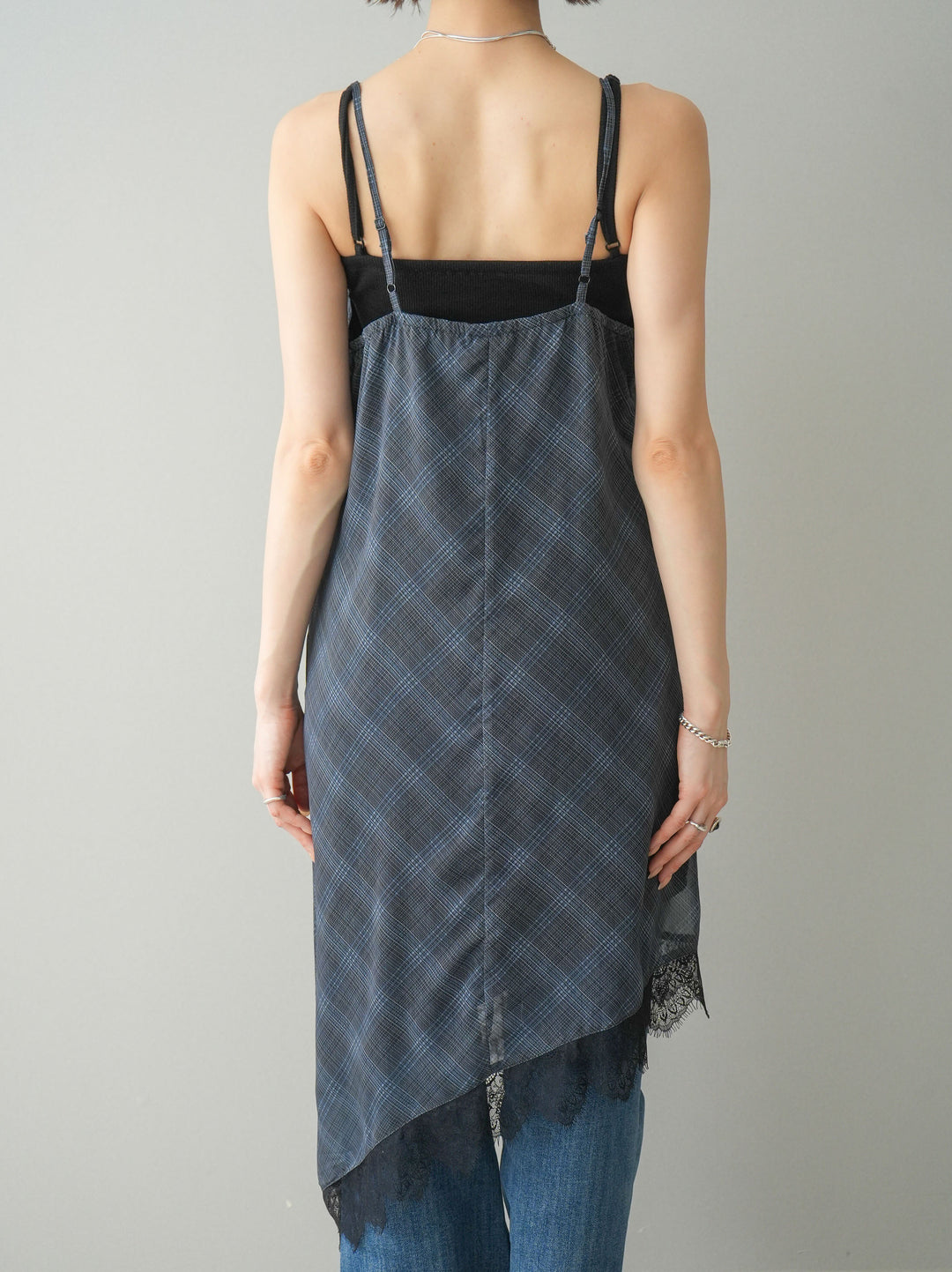 [予約]アシンメトリーチェック柄レースキャミソール/black