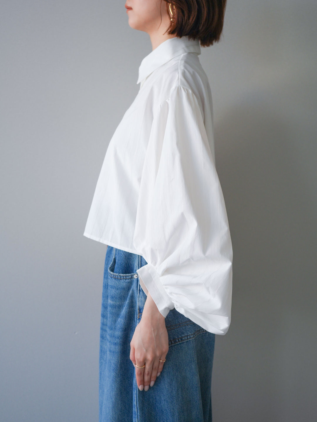 [予約]ストライプバルーンスリーブクロップドシャツ/white