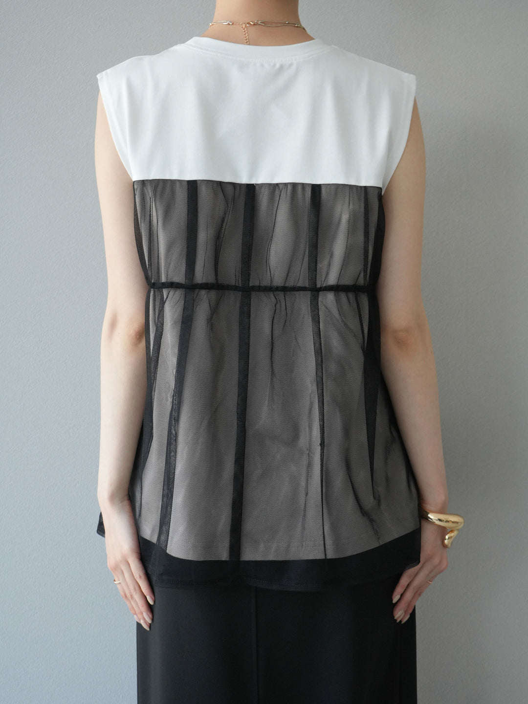 [預訂] 薄紗對接鉤設計剪裁套頭衫/脫下