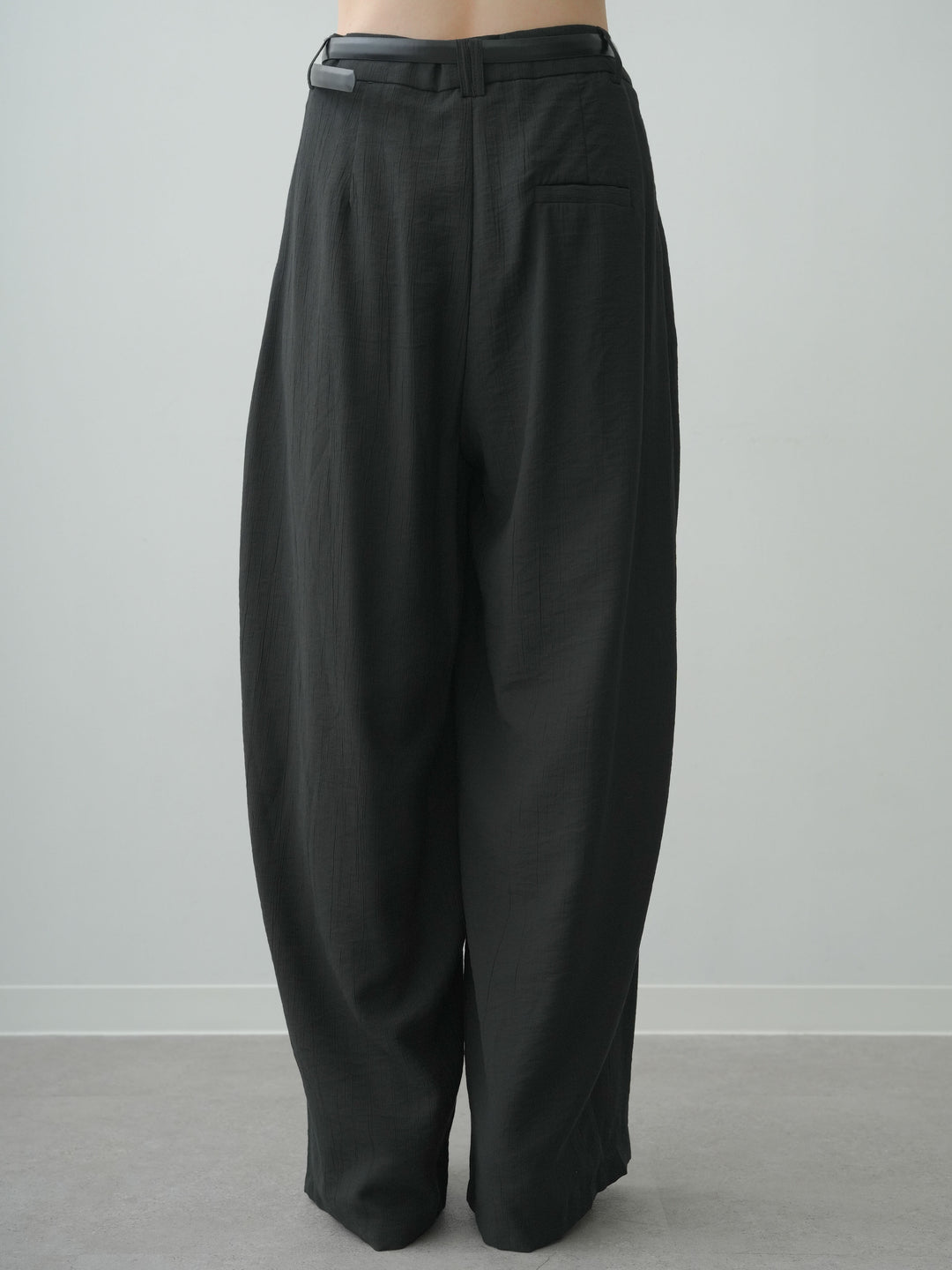[予約]ベルト付ワッシャーライトワイドパンツ/black
