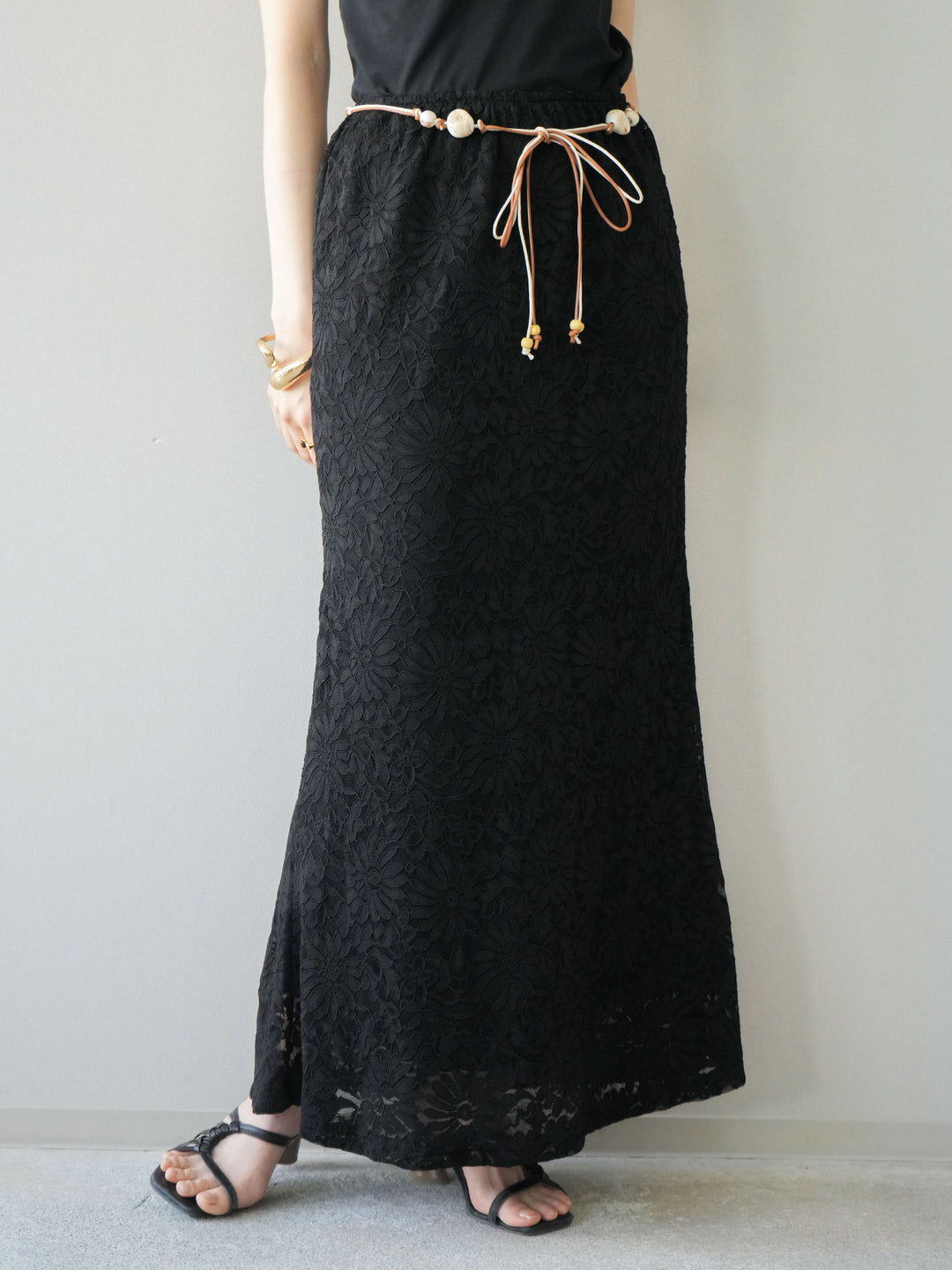 [予約]コードベルト付フラワーレーススカート/black