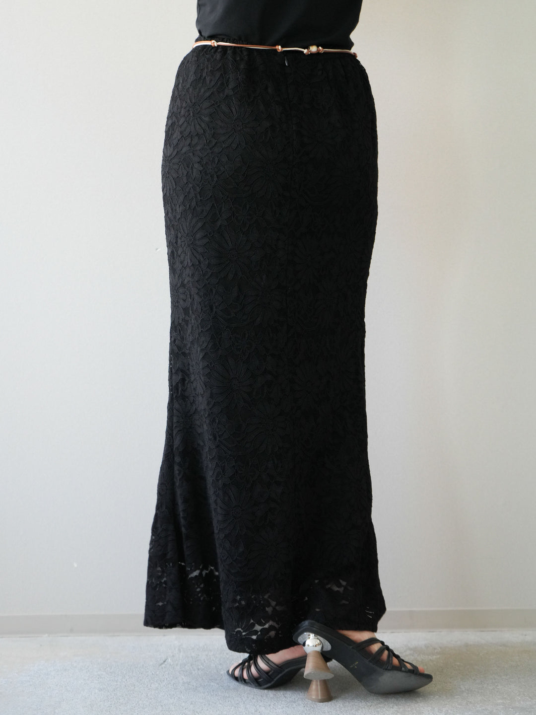 [予約]コードベルト付フラワーレーススカート/black